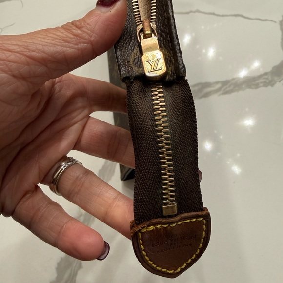 Louis Vuitton Brown Monogram Toiletry 26 Bag - Picture 3 of 7